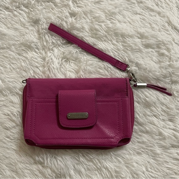 Baggallini Handbags - Baggallini RFID Leather & Nylon Wallet/Wristlet! VGUC